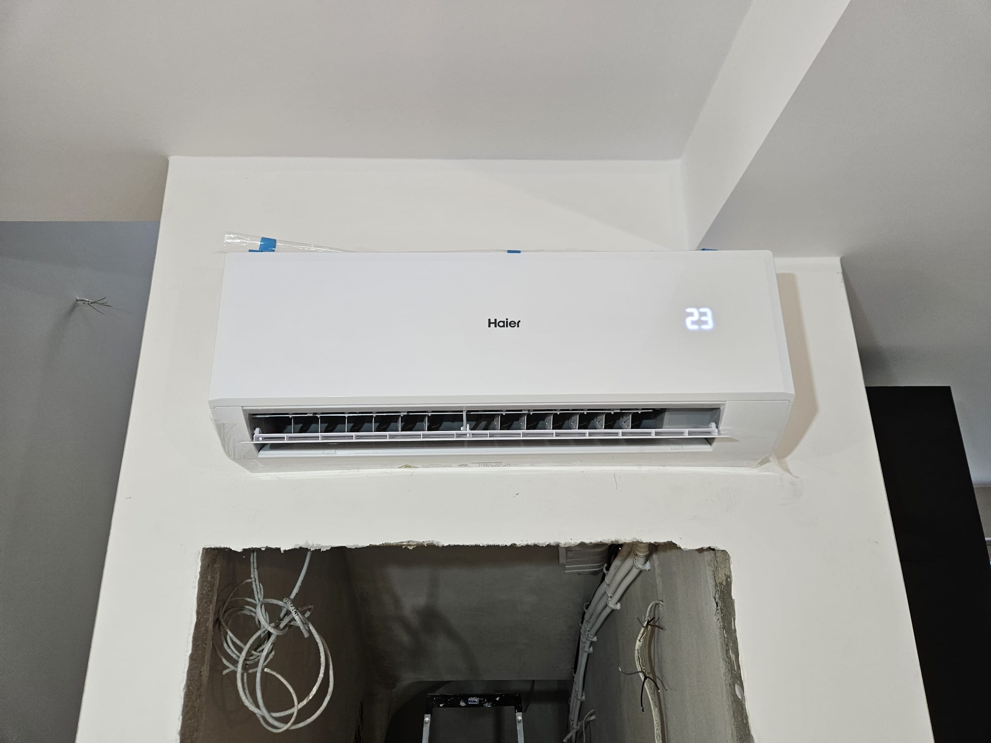 Jednostka wewnętrzna klimatyzacji Haier na ścianie — montaż PER-TECH Gorzów Wielkopolski